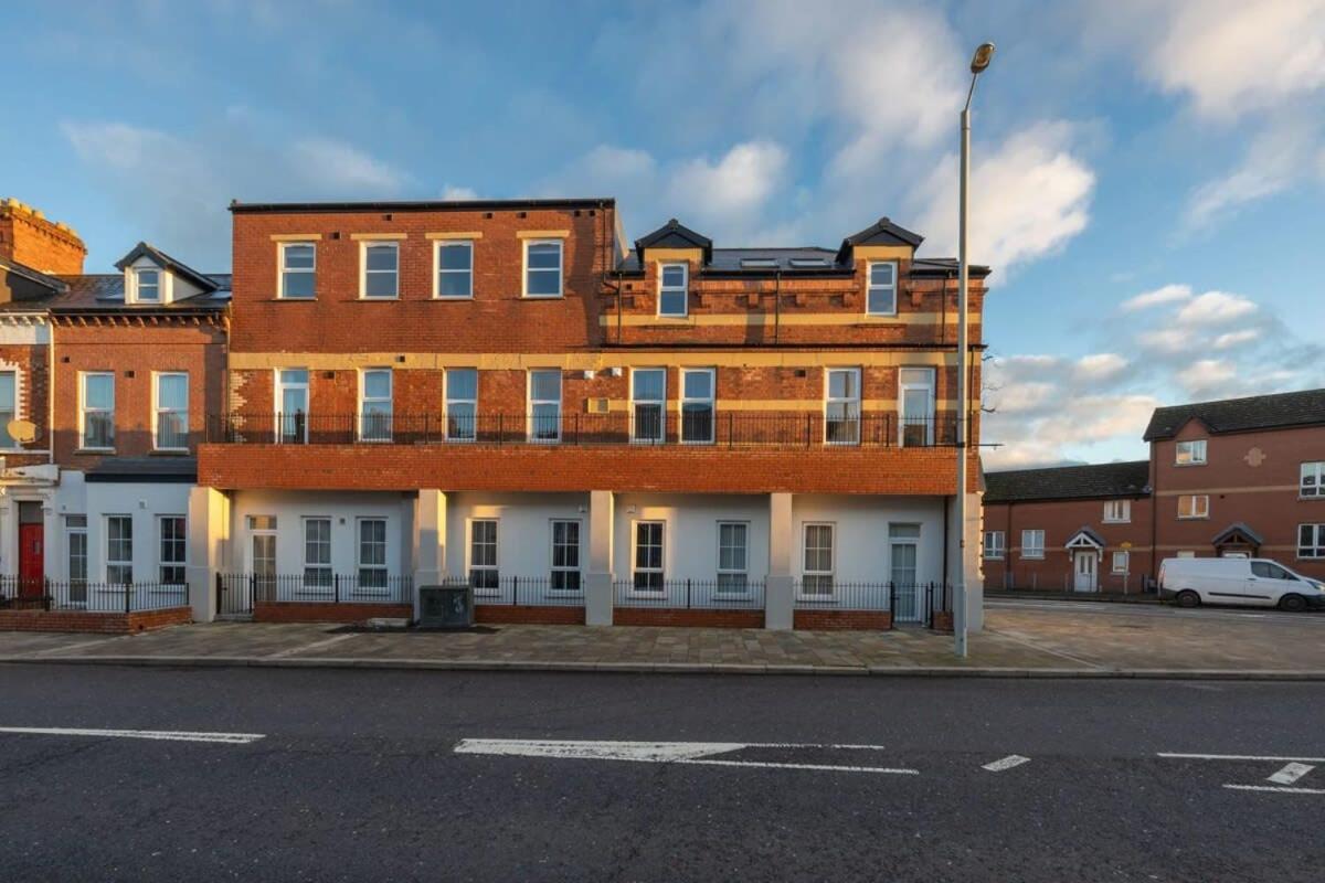 Contemporary 2 Bed Apartment -Belfast East Village Экстерьер фото
